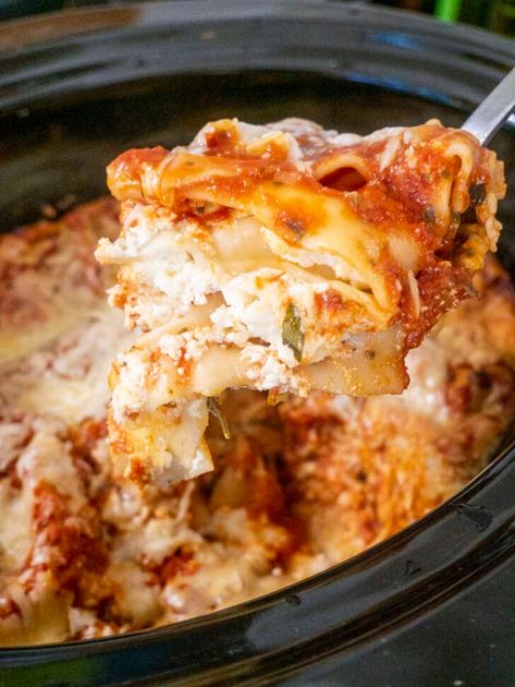 No-Boil Slow Cooker Lasagna | 12 Tomatoes Best Crockpot Lasagna With Ricotta, Lasagna Crockpot Recipes, Crockpot Lasagna With Ricotta, Lasagna Crockpot, Crock Pot Lasagna, Lasagna With Ricotta, Crockpot Lasagna, Slow Cooker Lasagna, Pot Lasagna