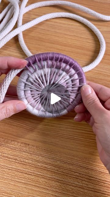 Basket Weaving With Yarn, How To Basket Weave, Yarn Basket Weaving Diy, Basketry Basket Weaving, Coiling Basket Weaving, Coiled Baskets Tutorial, Rope Baskets Diy Tutorials, Macrame Basket Tutorial, Macrame Basket Diy