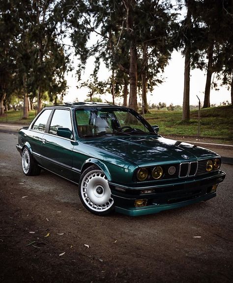 Bmw E30 Stance, Bmw E30 Touring, Bmw M30, Bmw E30 Coupe, Bmw E21, Stanced Cars, Best Jdm Cars, Racing Car Design, Bmw Series