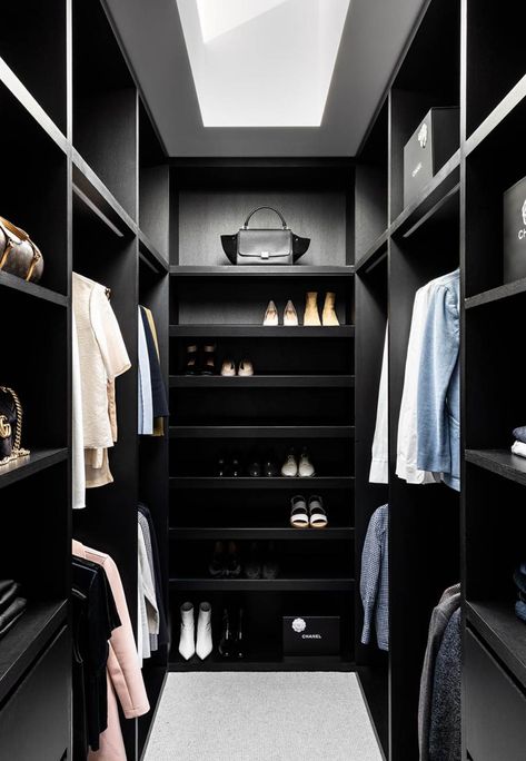 16 divine wardrobes tailored to suit any home | Homes To Love Minimalist Beach House, Bungalow Renovation, Walk In Robe, Wardrobe Planning, Walk In Wardrobe, Dressing Room Design, Master Closet, Wardrobe Design, Closet Bedroom