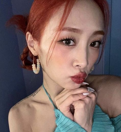 Kara Kpop, Nicole Kara, 2nd Gen Kpop, Kpop Girls, Girl Group, Choker Necklace, Actresses