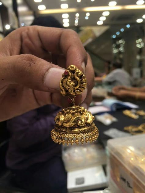 30grms Kasumalai Latest Design, Jhumka Designs Gold, Gold Buttalu, Temple Jewellery Jhumkas, Temple Jewellery Earrings, 22 Carat Gold Jewellery, Latest Indian Jewellery, Jhumka Designs, Gold Earrings Indian