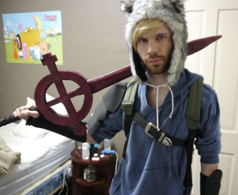 Real life Finn Cosplay Finn The Human Cosplay, Finn Cosplay, Genji Oni, Adventure Time Cosplay, Cayde 6, Finn The Human, Cosplay Diy, Adventure Time Art, Red Hood