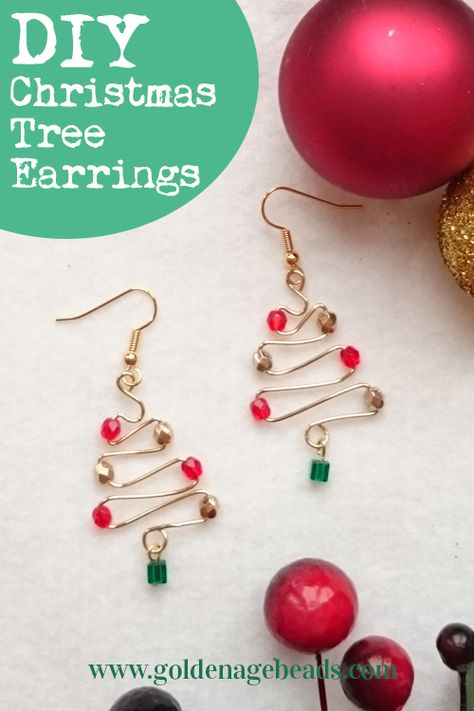 Christmas Jewerly, Diy Christmas Earrings, Christmas Jewelry Diy, Sparkly Christmas, Christmas Crafts To Sell, Diy Jewelry Earrings, Holiday Beading, Earrings Tutorial, Beaded Earrings Diy