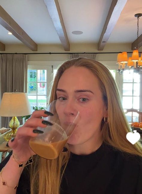 Adele Without Makeup, Adele Funny, Adele Pictures, Adele Photos, Adele Concert, Adele Love, Adele Adkins, Never Gonna, Without Makeup