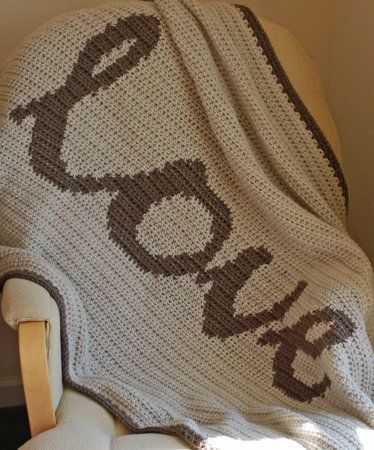 I can crochet words into blankets? Endless possibilities! Owl Afghan, Pattern Making Tutorial, Crochet Letters, Crocheted Blanket, Confection Au Crochet, Crochet Blanket Afghan, Manta Crochet, Haken Baby, Afghan Pattern