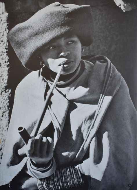 A beautiful Xhosa woman of the Gcaleka tribe. Shot during the 1970s in the Eastern Cape, South Africa South African Tribes, African Portraits Art, Eastern Cape South Africa, Xhosa Attire, Afro Punk Fashion, African Traditional Wear, South African Art, Drawing People Faces, Black Photography