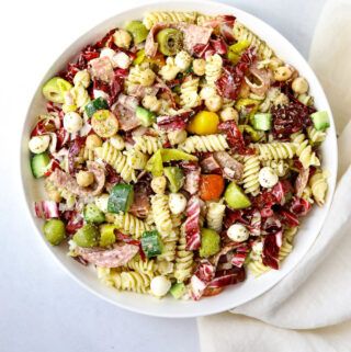 Zesty Italian Pasta Salad - Craving California Vegetarian Pasta Salad, Bbq Salmon, Pasta Salad Ingredients, Marinated Tomatoes, Italian Chopped Salad, California Food, Farro Salad, Make Ahead Lunches, Pasta Salad Italian