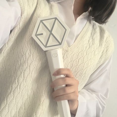 #EXO #EXOL #AESTHETIC #EXOAESTHETIC #LIGHTSTICK #EXOLIGHTSTICK #KPOP Lightstick Exo, Exo Lightstick, Kpop Lightsticks, Exo L, Exo, Quick Saves