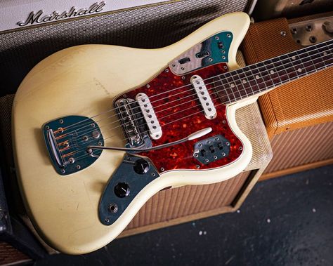 Fender Jaguar Aesthetic, Gas Aesthetic, Guitars Wallpaper, Jaguar Fender, Jaguar Guitar, Surf Guitar, Dream Guitar, Surf Music, Rare Guitars