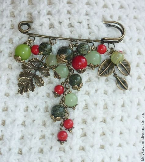 Kilt Pin Jewelry, Handmade Pins Brooch, Kilt Pin Brooches, Safety Pin Jewelry, Kilt Pins, Safety Pin Brooch, Fabric Brooch, Brooch Diy, Kilt Pin