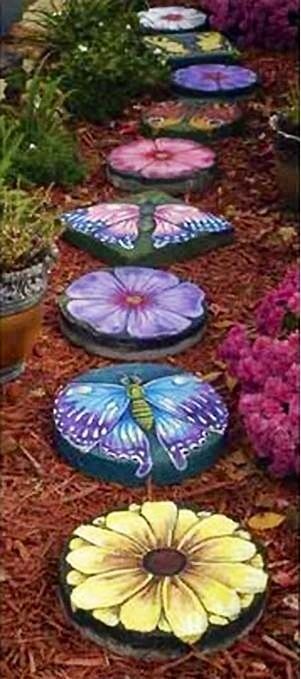 Hand painted stepping stones Painted Stepping Stones, Flower Tower, Garden Stepping Stones, Have Inspiration, Garden Stones, Garden Crafts, Shade Garden, Rock Garden, Garden Paths