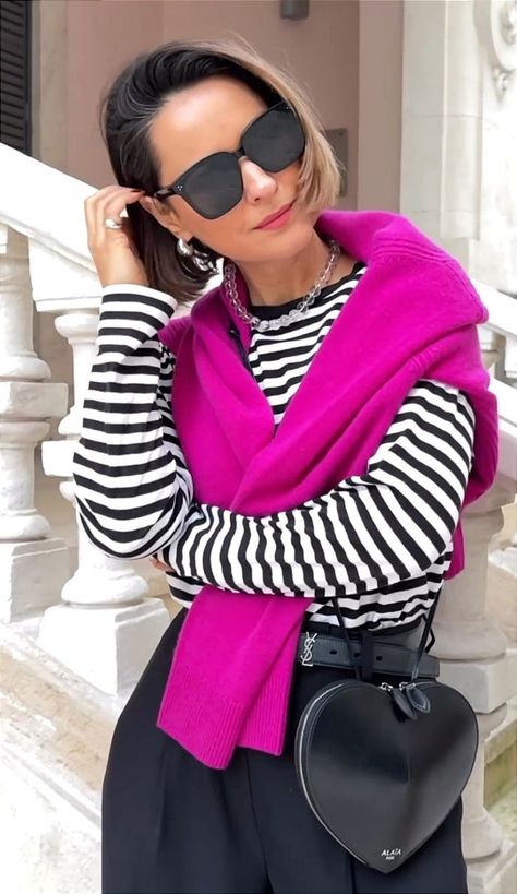 Elena Hue, Fuschia Sweater, Winter Typ, Casual Outfit Inspiration, Winter Mode, Paris Outfits, Minimal Outfit, Looks Street Style, Cardigan Fashion