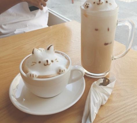 𝚌𝚛𝚎𝚍𝚒𝚝𝚜 𝚝𝚘 𝚘𝚠𝚗𝚎𝚛 Arte Del Cappuccino, 귀여운 음식 그림, Coffee Latte Art, Dream Jobs, Cute Snacks, Cat Cafe, Aesthetic Coffee, Kawaii Food, Cute Desserts