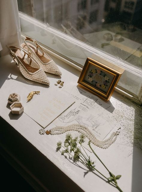 Wedding Flat Lay Simple, Vintage Wedding Flat Lay, Unique Wedding Flat Lay, Editorial Wedding Details, Editorial Flatlay, Flat Lays Wedding, Flat Lay Wedding Details, Wedding Day Detail Shots, Wedding Layflat