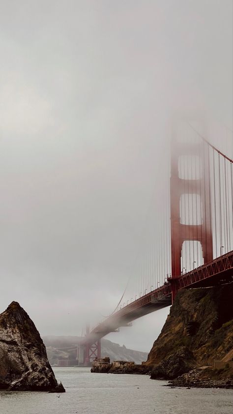 California Aesthetic San Francisco, Foggy San Francisco, Sausalito Aesthetic, Grainy Aesthetic, San Francisco Aesthetic, San Francisco Wallpaper, San Francisco Pictures, San Francisco Bridge, Foggy Day