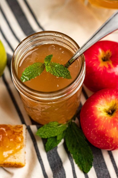 Apple Mint Jelly Recipe, Mint Jelly Recipe, Family Meals Kid Friendly, Recipe Using Apples, Healthy Kid Friendly Meals, Easy Canning, Apple Jelly, Canning Recipe, Canning Jam