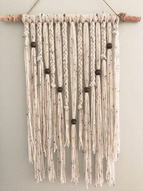 Natural Wall Hanging, Antique Diy, Yarn Wall Art, Diy Wand, Yarn Wall, Macrame Wall Hanging Diy, Astuces Diy, Wall Hanging Boho, Yarn Wall Hanging