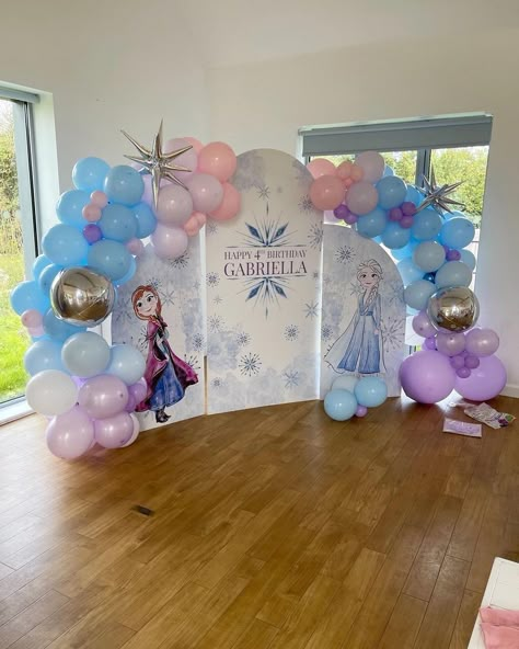 Happy 4th Birthday Gabriella ❄️❄️❄️ This stunning frozen themed birthday party was created with our trio frozen backdrop and an extra 2m x… | Instagram Frozen Backdrop Birthday, Frozen Backdrop Ideas, Frozen Birthday Backdrop, Frozen Party Backdrop, Frozen Theme Party Decorations, Frozen Birthday Party Food, Frozen Backdrop, Frozen Party Invitations, Frozen Birthday Decorations