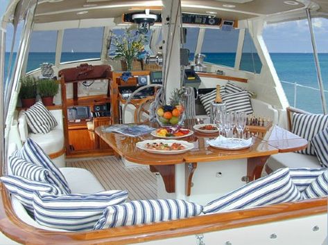 Sailing Yacht Interior, Sailing Yachts For Sale, Boat Interior Design, Sailboat Interior, Yacht Interior Design, Ocean Sailing, Sailboat Living, Sail Life, Living On A Boat