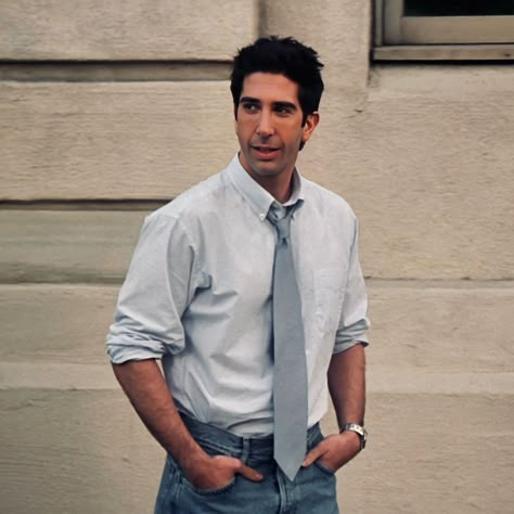 Flushed Emoji, Ross Friends, Rachel Green Outfits, Friends (tv Series), David Schwimmer, Ross Geller, Friends Moments, Friend Outfits, Friends Tv Show