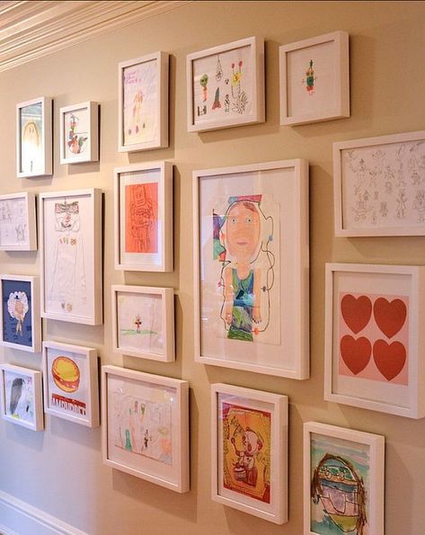 Art Display Ideas, Art Display Wall, Displaying Kids Artwork, Kids Art Galleries, Art Display Kids, Childrens Artwork, Kids Artwork, Art Organization, Toy Rooms