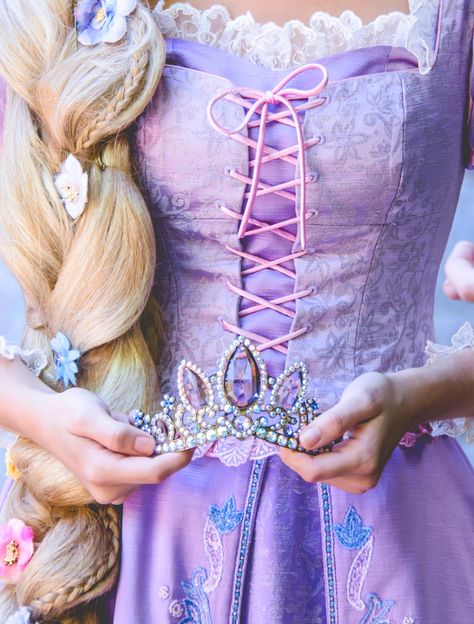 Rapunzel Cosplay | Disney Costumes, Tangled, Princess Dress Kakashi Cosplay, Rapunzel Aesthetic, Disney Mignon, Deku Cosplay, Rapunzel Cosplay, Rapunzel Costume, Rapunzel Dress, Tokyo Ghoul Cosplay, Diy Kostüm