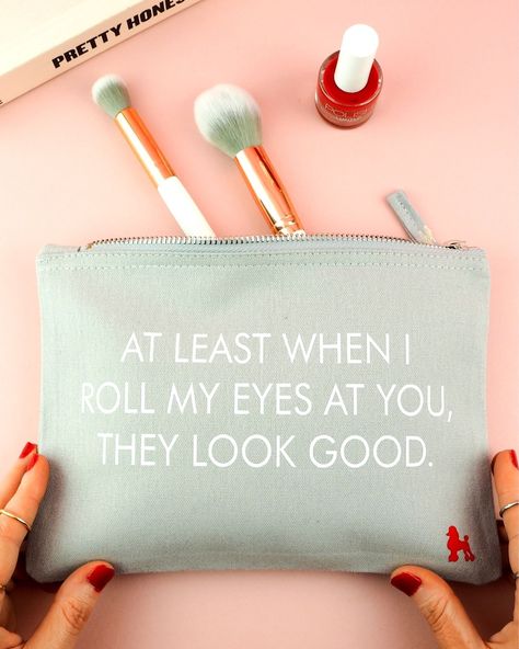 Anyone else feel like they are literally eye rolling their way through Life?? WHY is the ITV hub not working when we’re trying to watch Love Island, Please?? 🙄💅🏼 😂👌🏼⠀ ⠀ #firstworldproblems #Eyeroll #Sassy Gold Make Up, Funny Makeup Bag, Canvas Bag Design, Bag Quotes, Personalized Makeup Bags, Gifts For Your Sister, Eye Roll, Cosmetics Bag, Cricut Craft Room