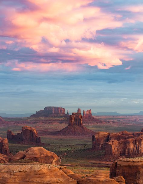 Monument Valley and Hunts Mesa - Suzanne Mathia Photography Monument Valley Arizona, Scenic Pictures, Beautiful Nature Wallpaper Hd, Utah Photography, Frozen In Time, Southwest Style, On The Horizon, Beautiful Nature Wallpaper, Rock Formations