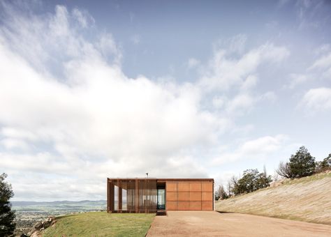 Mansfield House, New Zealand Mountains, Off Grid House, Mansfield Park, Modern Cabin, Curated Design, Architecture Exterior, House Built, Local Design