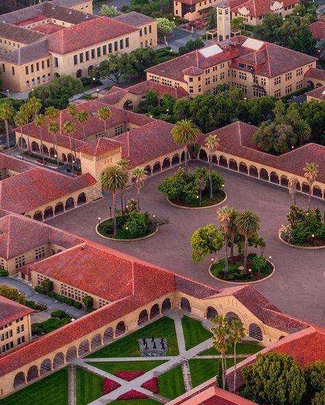 Stanford Campus, University Students Life, University Inspiration, College Architecture, Dream College, University Life, Dream School, College Campus, Stanford University