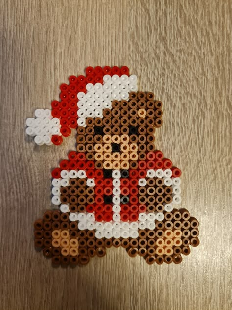 Cute Christmas Perler Bead Ideas, Rudolph Perler Bead Patterns, Perler Bead Art Christmas, Hamma Beads Ideas Christmas, Disney Christmas Perler Bead Patterns, Peeler Bead Christmas Patterns, Christmas Beads Patterns, Snowman Perler Bead Patterns, Winter Perler Beads