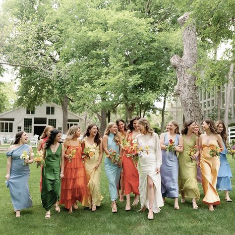 Bridesmaid Dress Multi Color, Anti Bride Bridesmaids, Maximalist Bridesmaid Dresses, Multicolour Bridesmaids Dresses, Summer Mismatched Bridesmaid Dresses, Three Bridesmaids Pictures, Multi Color Bridesmaid Dresses, Eclectic Bridesmaid Dresses, Different Color Bridesmaid Dresses