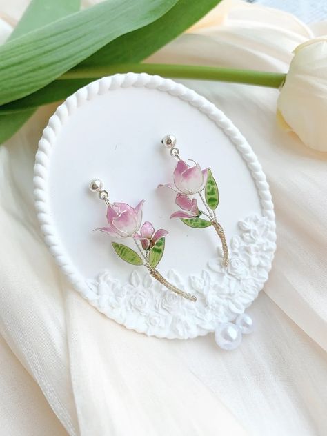 Handmade Lavender Flower Earrings,blossom Dangle Earrings,gifts for Girls,wire Flower Earrings,bridesmaid Gift,for Wedding,kanzashi Resin - Etsy Wire Flower Earrings, Flowers Resin, Material Flowers, Unique Handmade Earrings, Wire Flowers, Lavender Flower, Gift For Wedding, Earrings Bridesmaid, Handmade Flower