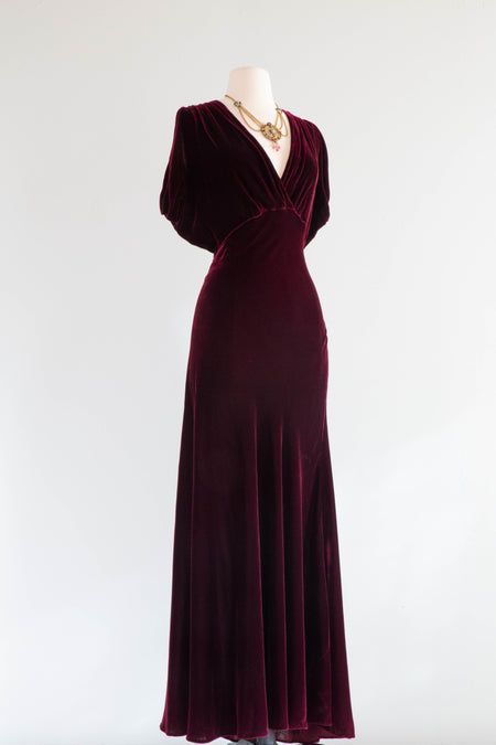 Velvet Dress Outfit Winter, Fancy Winter Dresses, Velvet Party Dress Classy, Formal Skirt And Top, Winter Wedding Dress Guest, Velvet Dress Winter, Marauders Script, Gillian Owens, Spirit Possession