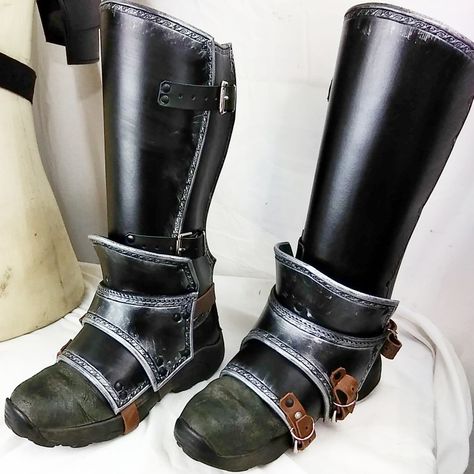 Leather greaves and boot covers  Www.benchmarkleatherworks.com Leather Greaves, Armor Inspiration, Armor Boots, Ren Faire Costume, Boot Covers, Apocalyptic Fashion, Leather Armor, Medieval Armor, Steampunk Design