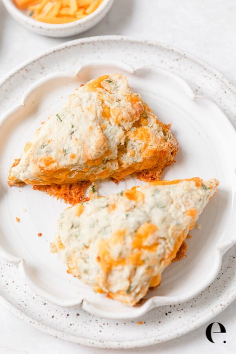 Savory Cheddar Dill Scones Recipe | Elizabeth Rider Dill Scones, Bacon Cheddar Scones, Savory Scones Recipe, Cheddar Scones, Scone Recipes, Cheese Scones, Scones Ingredients, Savory Scones, Scones Recipe