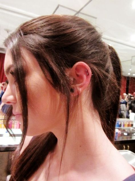 kendall jenner ear piercing - Google Search First Ear Piercing, Kylie Jenner Ear Piercings, Big Hoops Earrings, Kendall Jenner Kylie Jenner, Chloe Ferry, Multiple Earrings, Kendall And Kylie Jenner, Kendall And Kylie, Ear Piercing