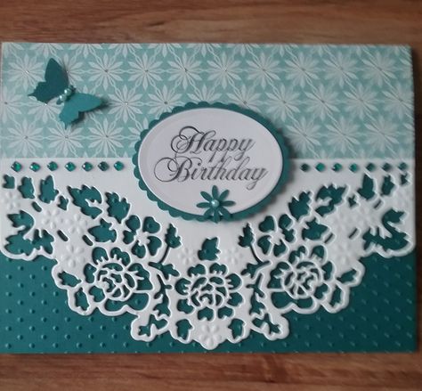 Handmade Cards Using Paper Doilies, Paper Doily Cards, Cards With Doilies, Doily Cards Handmade, Die Cut Birthday Cards, 15th Birthday Ideas, Doily Cards, Doily Crafts, Hand Crafted Cards