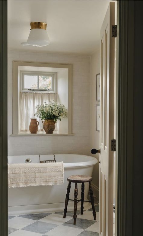 Nancy Meyers Bathroom, English Country Bathroom, Hastings House, Old English Cottage, Stow On The Wold, Cotswold Stone, Bathroom Details, Cozy Interiors, Bath Inspiration