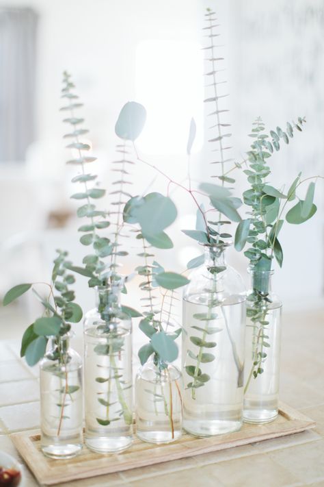 Greenery Wedding Centerpieces, Tafel Decor, Rustic Wedding Decorations, בר מצווה, Eucalyptus Wedding, Deco Floral, Wedding Table Centerpieces, Greenery Wedding, Romantic Weddings