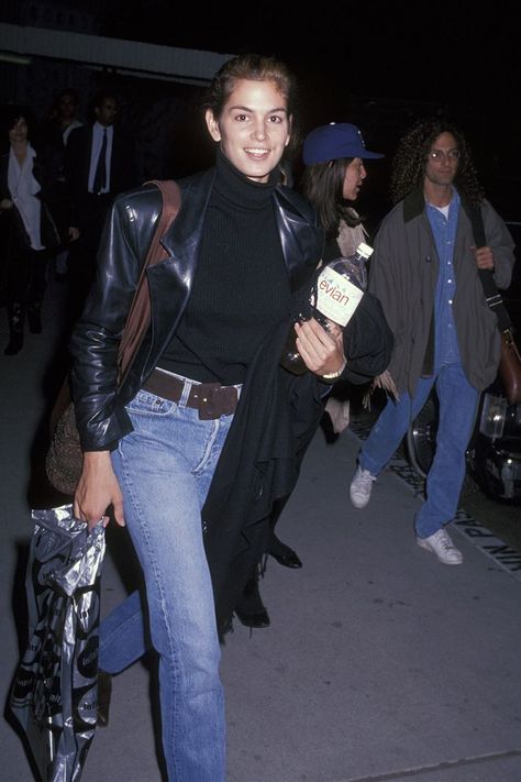 12 Epic Celeb Outfits From the '90s and '00s I Want to Copy and Paste 90s Minimalism Fashion, 2000s Celebrities, Cindy Crawford Photo, 90s Fashion Trends, Celeb Outfits, The 90s Fashion, 90s Supermodels, Outfit 90s, 90s Outfit