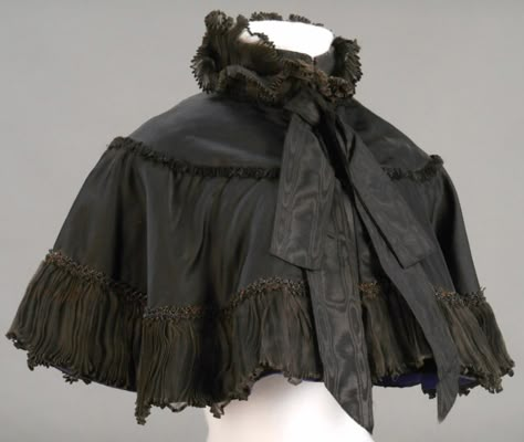 Capelet - UNT Digital Library 1800s Clothes, Pleated Organza, Victorian Coat, Ouji Fashion, Victorian Accessories, Texas Fashion, Goth Things, 20th Century Fashion, Reference Art