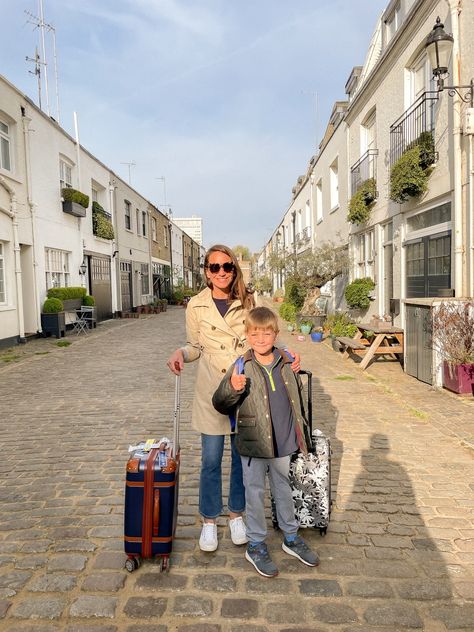 Travel Outfits For London In May, London Spring Fashion Street Style, April In London Outfits, Casual London Outfits Spring, Packing For London In April, England In May Outfits, What To Pack For London In March, Outfits For London In April, London Outfit Inspo Spring