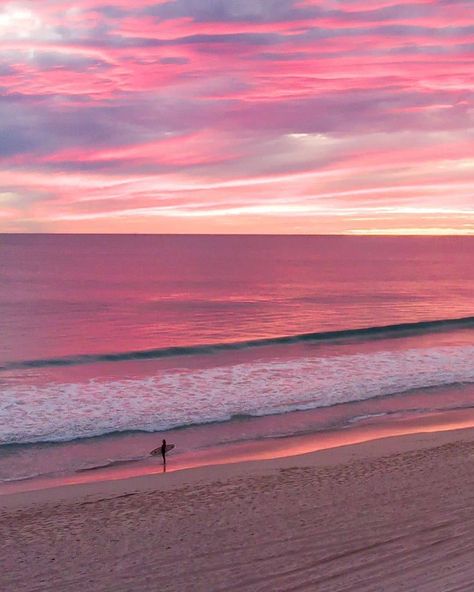 #perthlife on Instagram: “#sundaysunset from Scarborough Beach shared to #perthlife by @by_a_long_shot I hope all the dads had a great Father's Day. Shout out to…” Perth Beach Aesthetic, Perth Australia Beach, Scarborough Perth, Perth Beach, Penida Island, Scarborough Beach, Australia Beach, Nusa Penida, Perth Australia