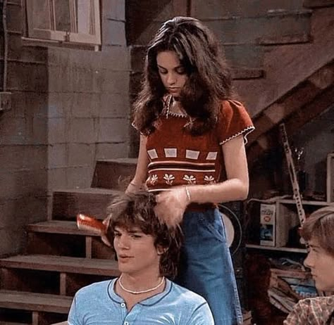 That 70s Show Outfits, That 70s Show Aesthetic, 70s Show Outfits, Jackie Burkhart Outfits, Jackie That 70s Show, 70 Show, 70s Show, Comfort Movies, 70s Aesthetic