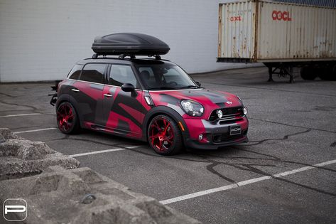 Truly Unique Custom Paint on Mini Countryman with Roof Rack that Grabs Attention — CARiD.com Gallery Mini Countryman Custom, Mini Cooper Classic, Mini Cooper Countryman, Cooper Countryman, Mini Stuff, Mini Coopers, Mini Countryman, Car Projects, Car Ideas