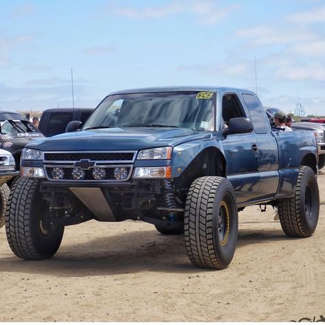 Chevy Silverado lifted desert tuck Chevy Silverado Prerunner, Lifted Chevy S10, Chevy S10 Lifted, Chevy Prerunner, Prerunner Trucks, Vintage Chevy Trucks, 2004 Chevy Silverado, Baja Truck, Tundra Truck