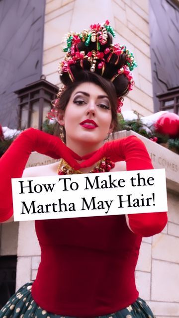 Martha May Whovier Necklace, Christmas Present Hairstyle, Martha May Whovier Hair Diy, Martha May Hair Diy, Martha May Makeup, Martha May Costume Diy, Martha May Hair, The Grinch Movie Characters, Diy Martha May Whovier Costume