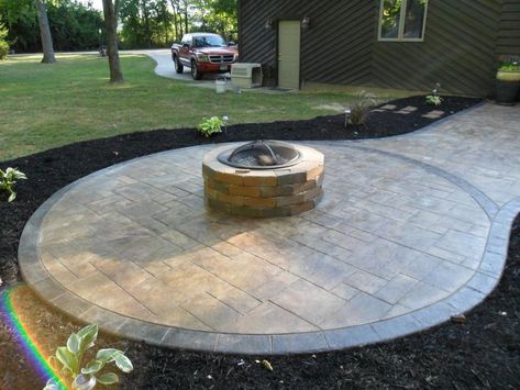 Concrete Patio With Fire Pit, Patio With Fire Pit, Small Outdoor Patios, Stone Step, Cement Patio, Concrete Patio Designs, Brick Patio, Fire Pit Landscaping, Hot Tub Backyard